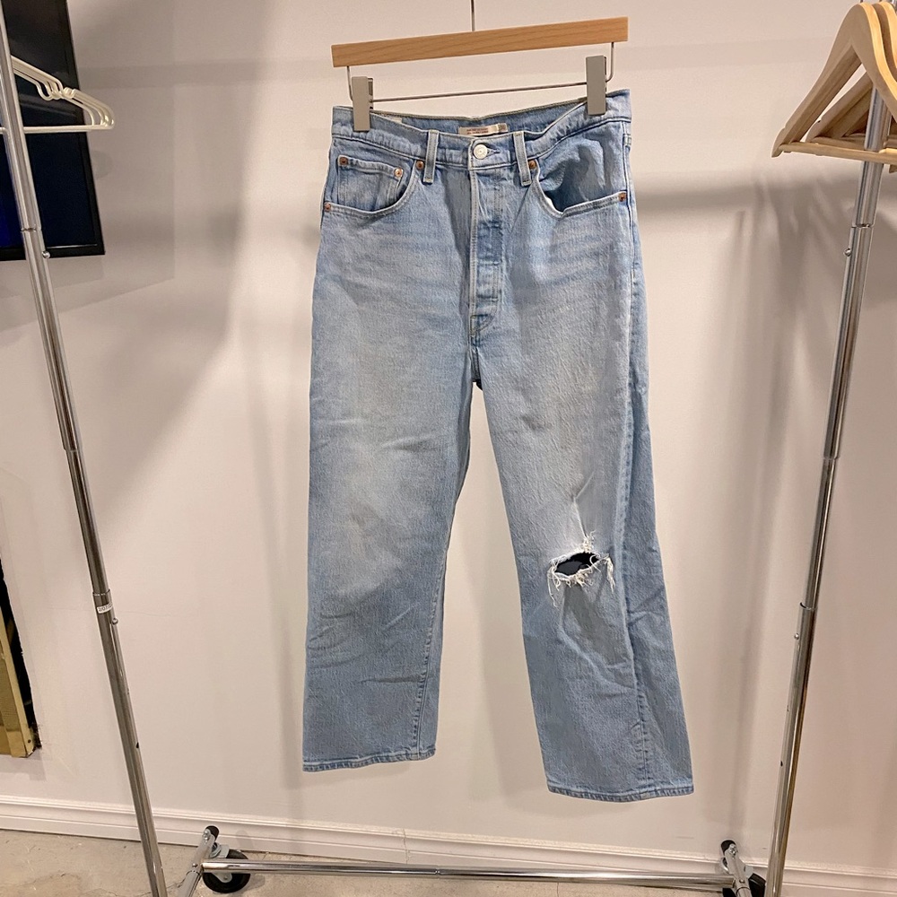 Levi’s, rib cage straight jeans, size 30, length 27